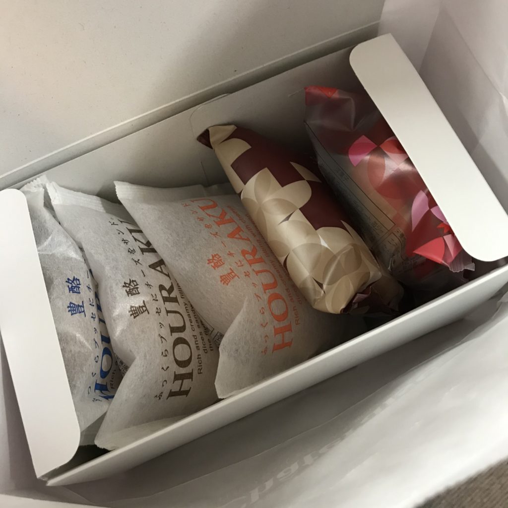 今日の卒業患者さん【むち打ち】と今日の新患さん2名【右腰部の痛み】【右腰部の痛みと右手首の痛み】