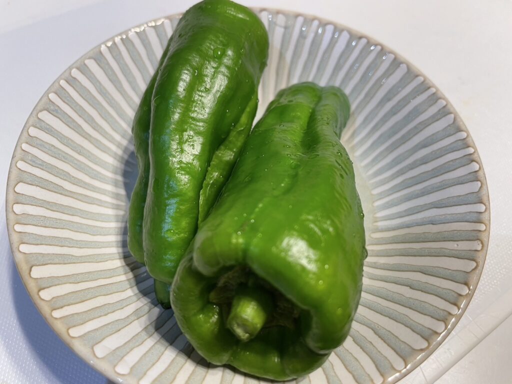 栽培したピーマンで野菜炒め！